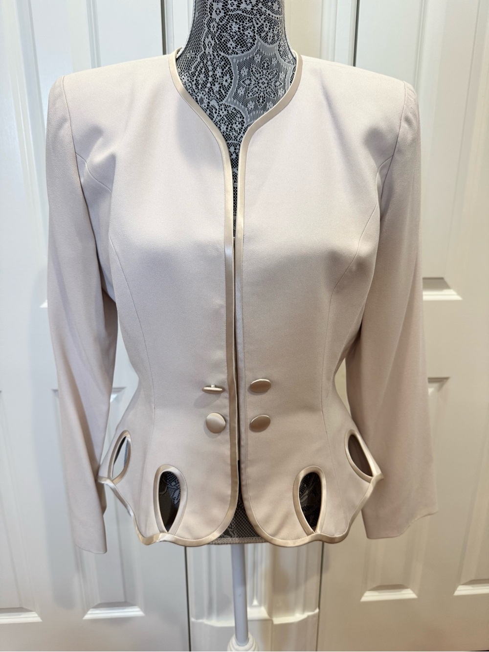 Vintage Cache Cream Peplum Cutout Jacket Size 10 Old Money